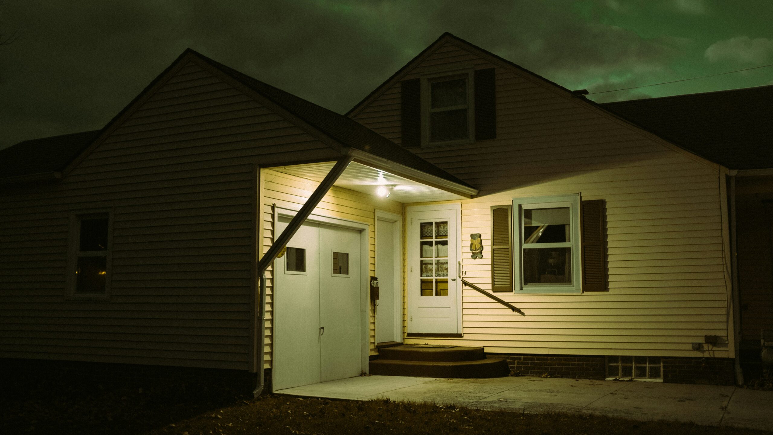 Emergency Backup Lighting Explained Why Every Home Needs Reliable Lighting During Power Outages